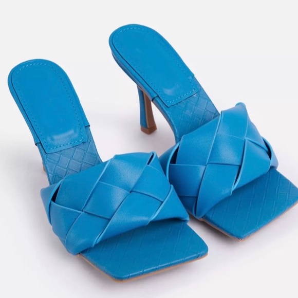 ROYAL BLUE BRAND NEW SANDAL - Picture 2 of 2